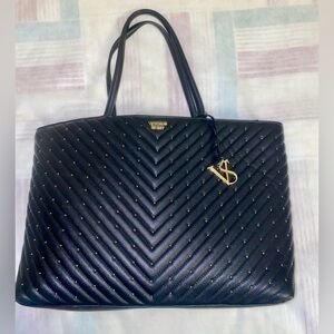 Victoria’s Secret Black Quilted Women's Bag